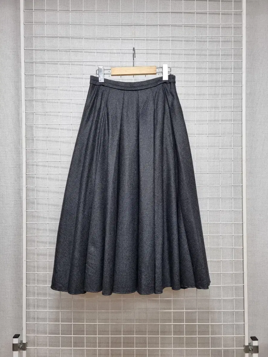 Printed Banding Uneven Shirring Skirt on Bunjang Global Site.